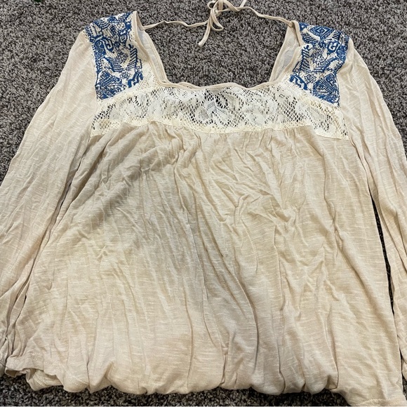 Bundle of 11 Women’s Size Large Tops—Daytrip, Maurice’s, Wet Seal, Old Navy - Picture 6 of 12